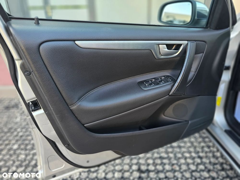 Volvo V70 2.5T AWD Edition Sport - 23