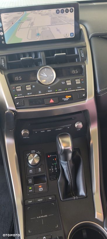 Lexus NX 300h Elegance AWD - 9