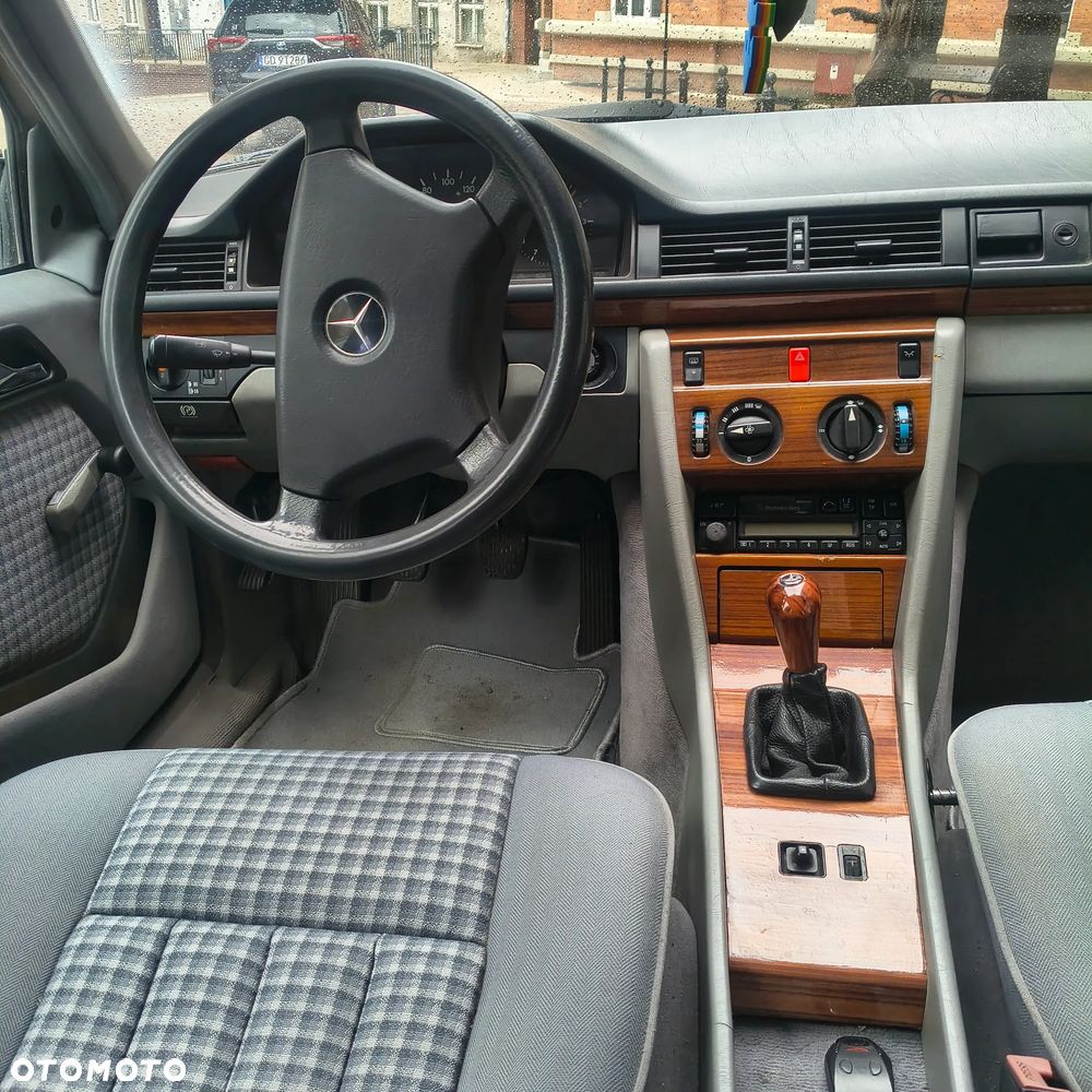 Mercedes-Benz W124 (1984-1993) - 8