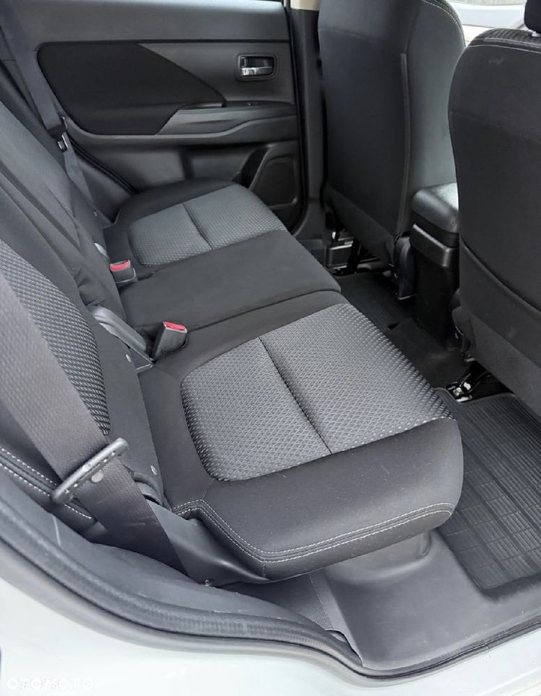 Mitsubishi Outlander 2.0 4WD CVT Active+ - 11