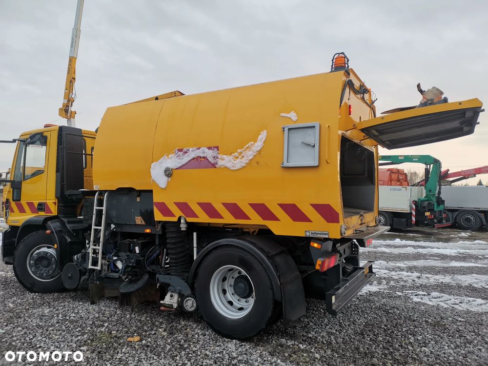 Iveco Eurocargo 180e25 zamiatarka Johanston VT800 - 10