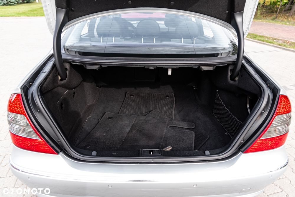 Mercedes-Benz Klasa E 220 CDI Automatik Avantgarde - 23