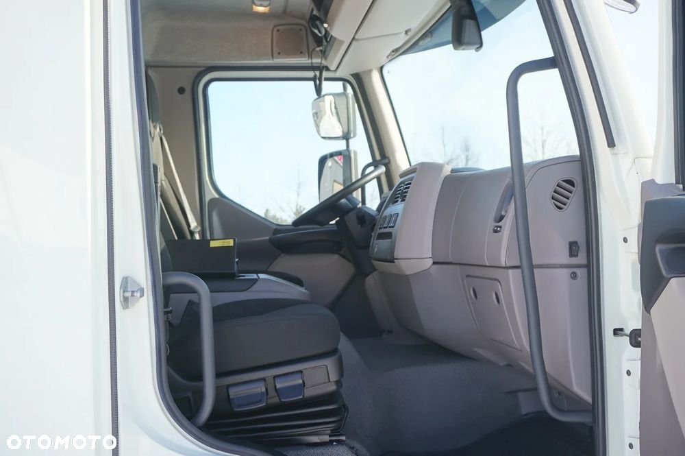 DAF LF 12.210 kontener 18 palet z windą / 50 tys.km /2024 - 23