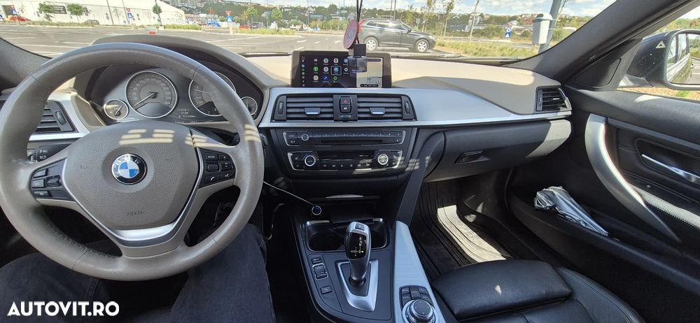 BMW Seria 3 320d Aut. - 12