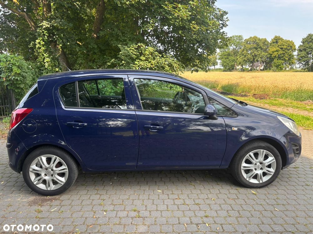 Opel Corsa 2011 photo 3