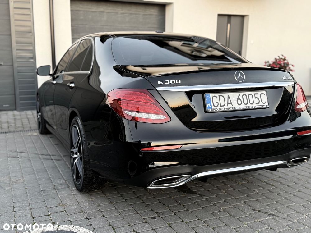 Mercedes-Benz Klasa E 300 9G-TRONIC AMG Line - 4