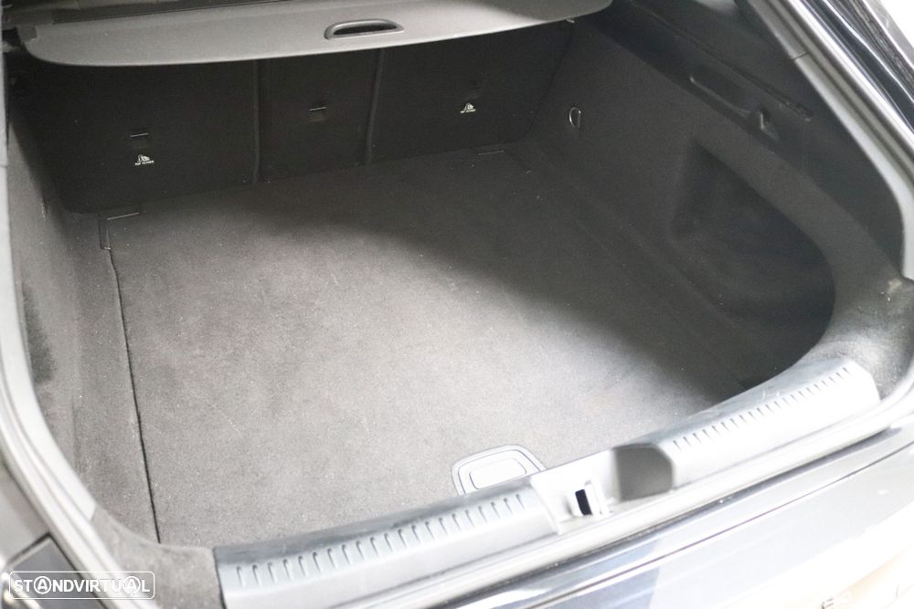 Mercedes-Benz CLA 180 d Shooting Brake AMG Line Aut. - 32