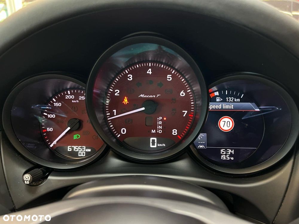 Porsche Macan T - 18