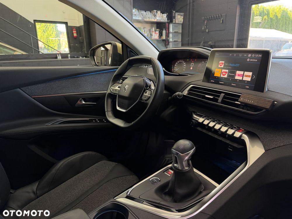Peugeot 3008 1.2 PureTech Allure S&S - 26