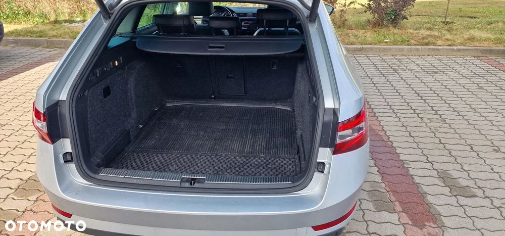 Skoda Superb 2.0 TDI L&K DSG - 4