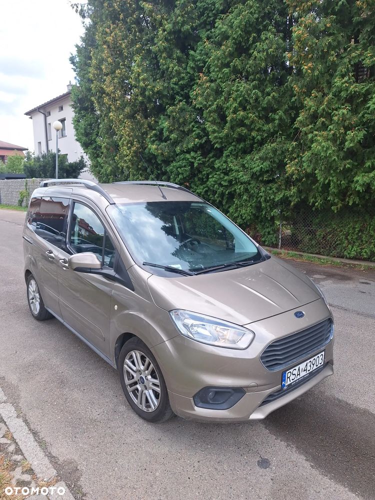 Ford Tourneo Courier 1.0 EcoBoost Titanium - 4