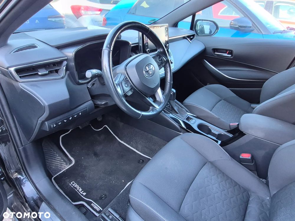 Toyota Corolla 2.0 Hybrid Executive - 18