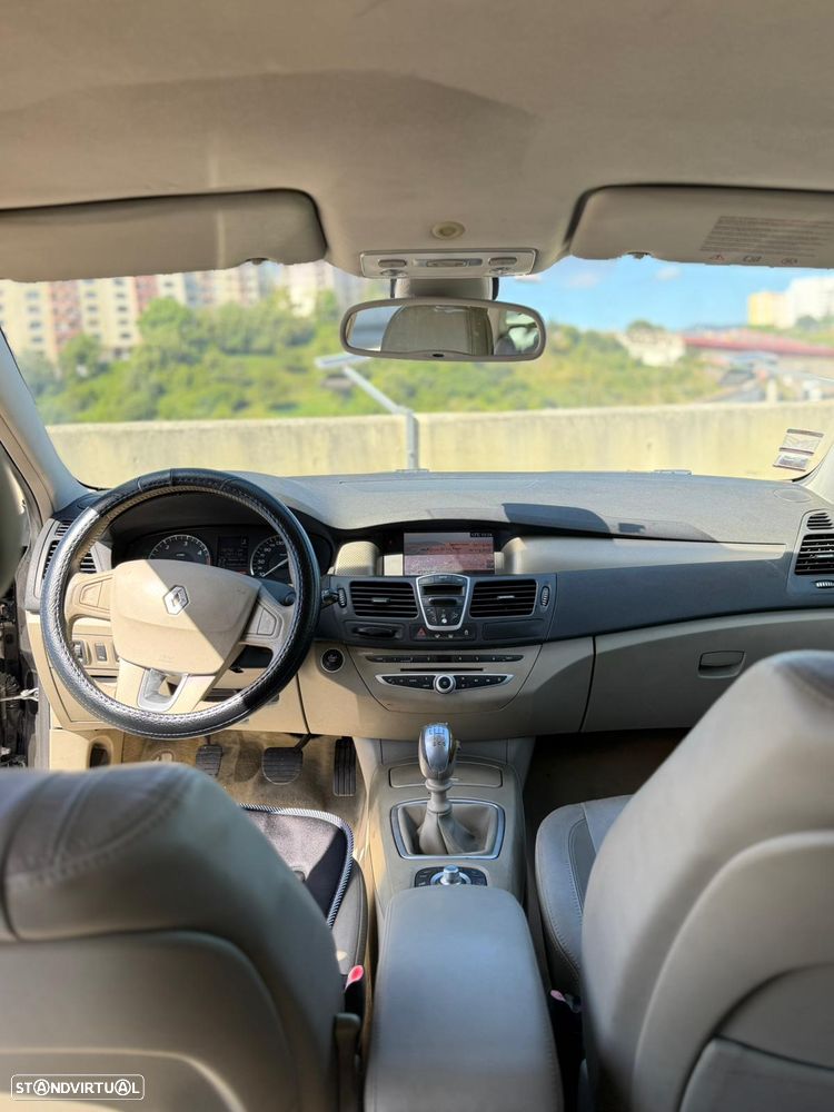 Renault Laguna Break ver-2-0-dci-luxe - 13