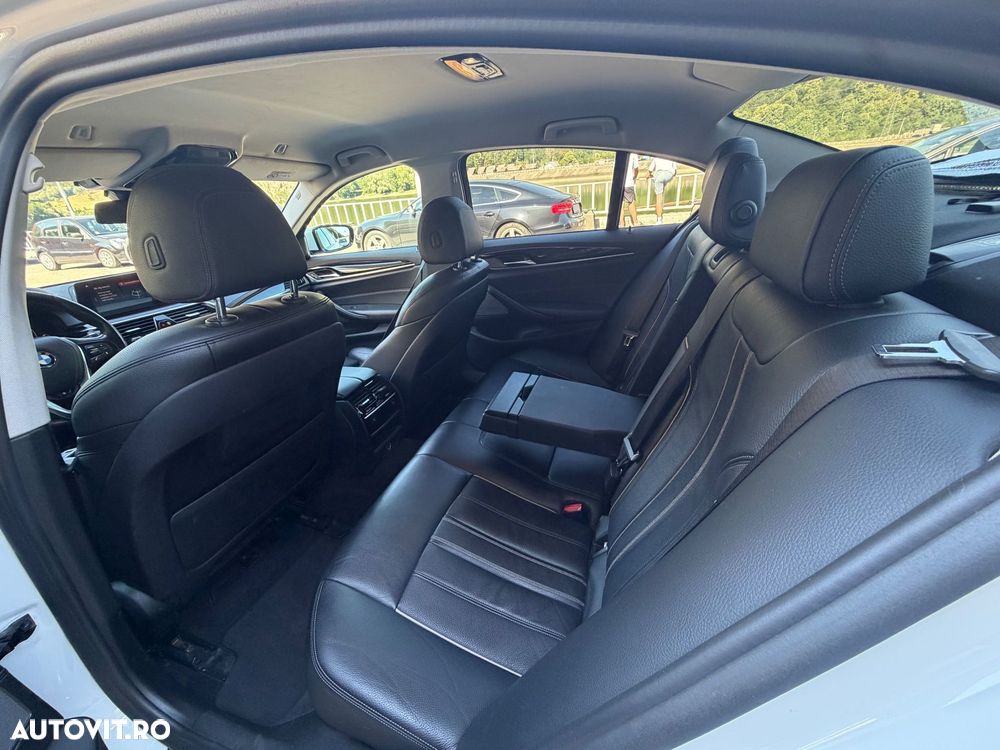 BMW Seria 5 530i AT - 10