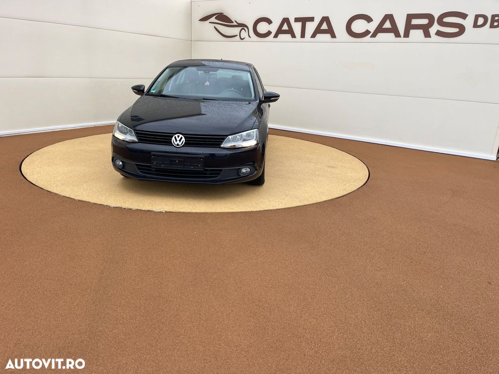 Volkswagen Jetta 1.6 TDI DSG Comfortline - 2
