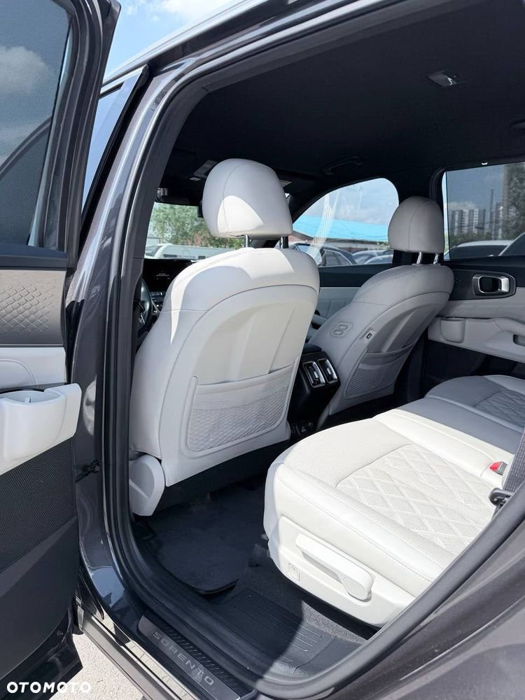 Kia Sorento 1.6T-GDI AWD OPF Platinum - 12