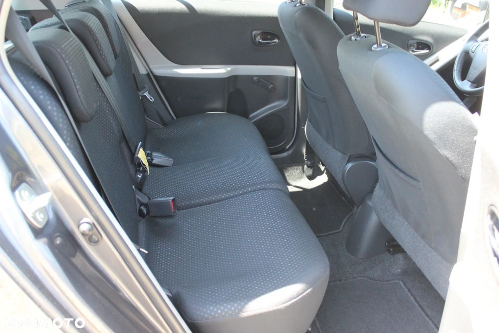 Toyota Yaris 1.33 VVT-i Executive - 25