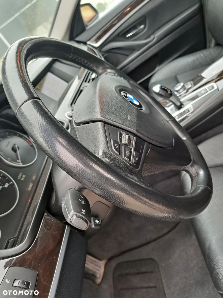 BMW Seria 5 528i xDrive - 8