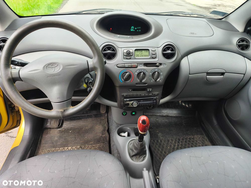 Toyota Yaris - 8