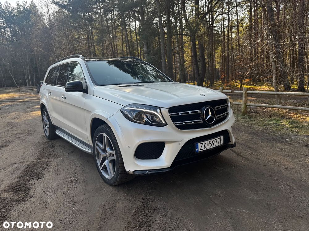 Mercedes-Benz GLS - 1