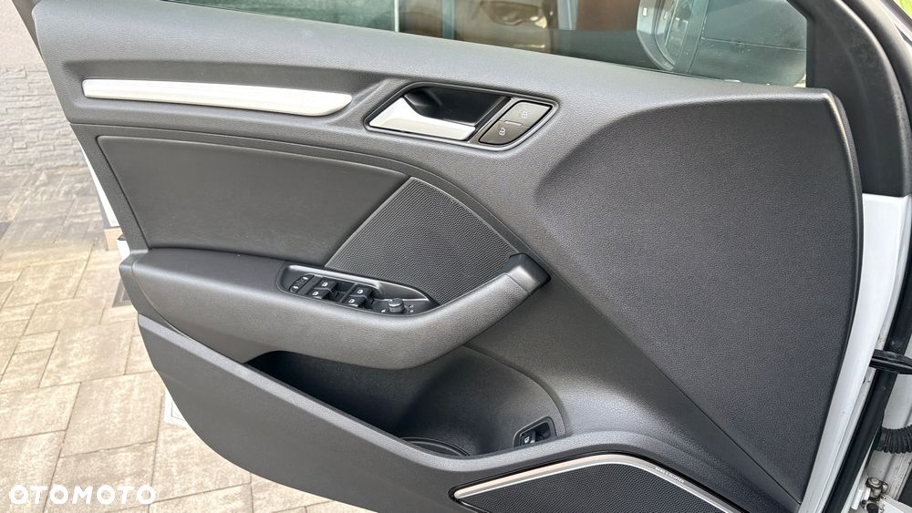 Audi A3 Sportback 40 e-tron S tronic design - 15