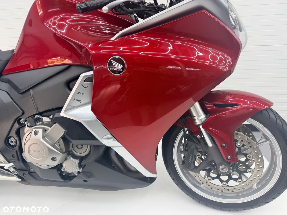 Honda VFR - 10