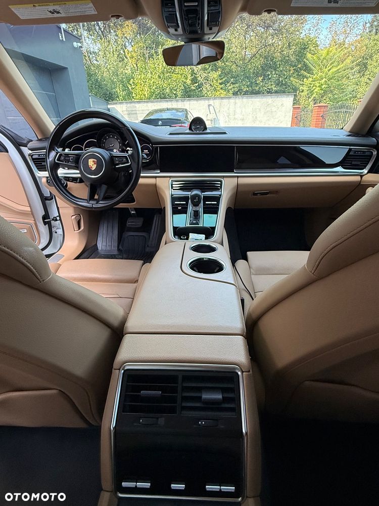 Porsche Panamera 4 - 14