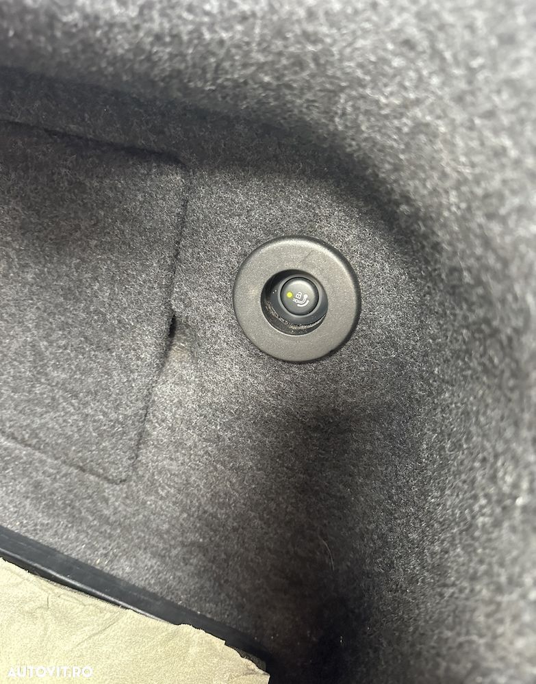 BMW Seria 5 525d xDrive AT - 12