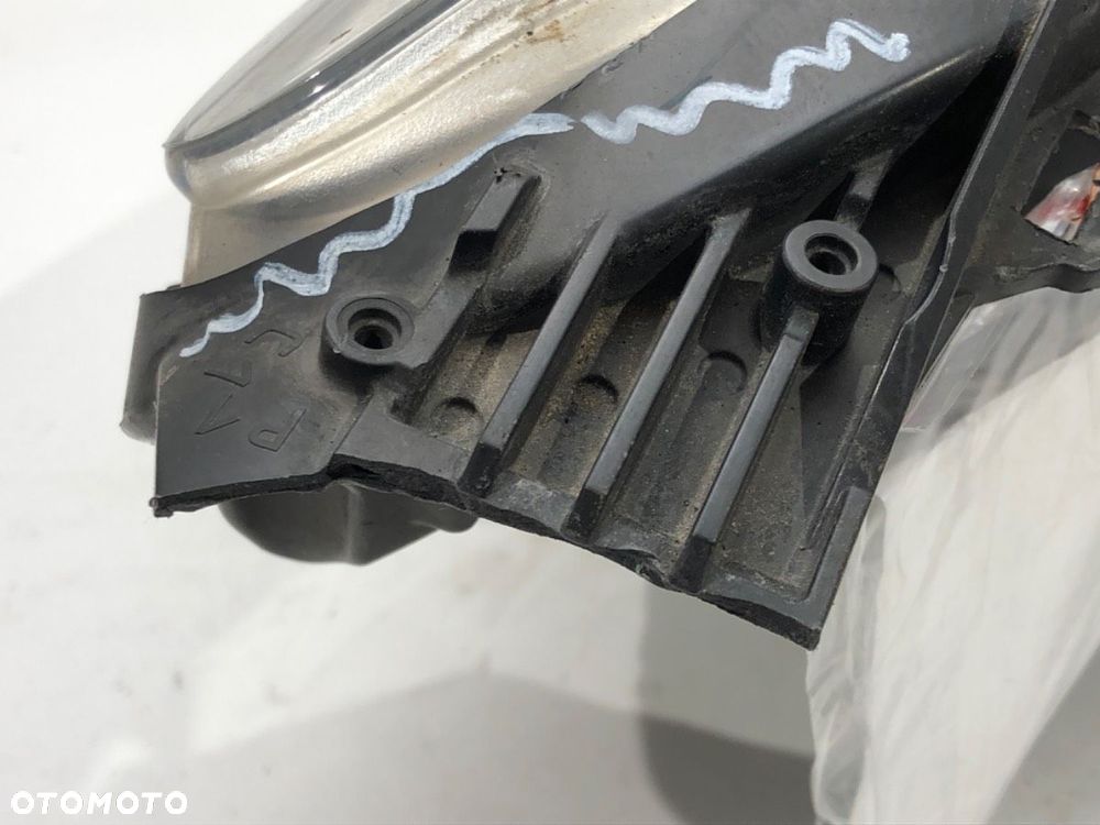 REFLEKTOR LEWY PRZÓD XENON  CITROEN C5 III (RD_) 2008 - 2022 2.0 16V 103 kW [140 KM] benzyna 2008 - - 5