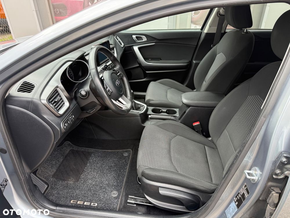 Kia Ceed 1.4 T-GDI L Business Line Plus - 17