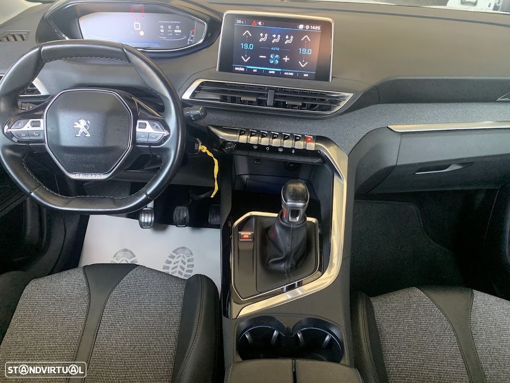 Peugeot 3008 1.2 PureTech Allure Pack — fotografia 7