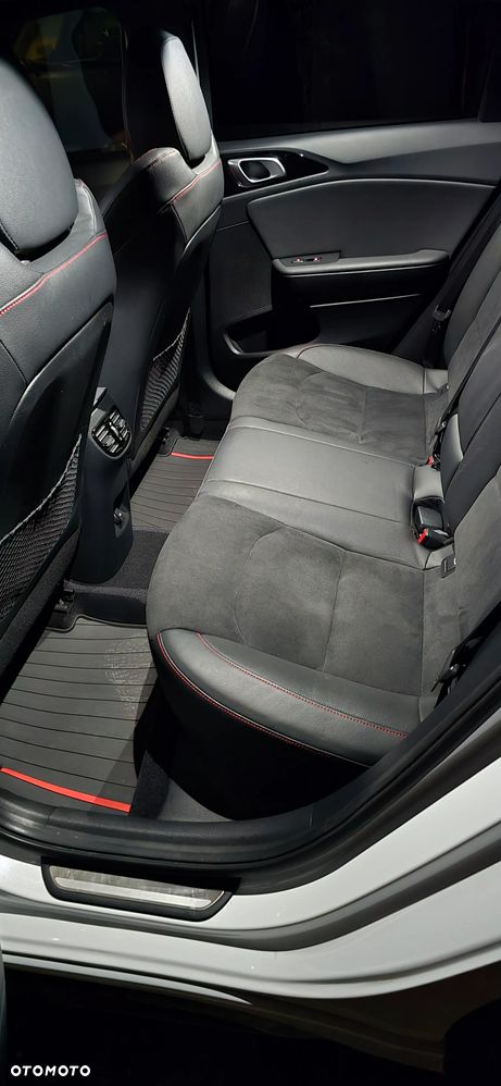 Kia Ceed - 23