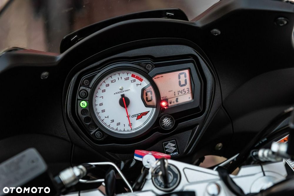 Suzuki GSX - 12