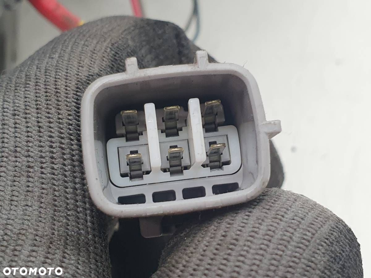 LAMPA PRZÓD LEWA SOCZEWKA EUROPA TOYOTA YARIS III LIFT 2014 - 8