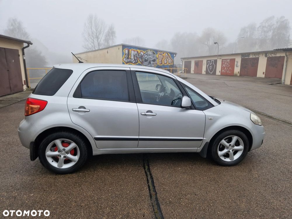 Suzuki SX4 1.6 GS / Premium - 3