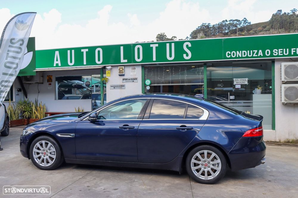 Jaguar XE 2.0 D Portfolio AWD Aut. - 3