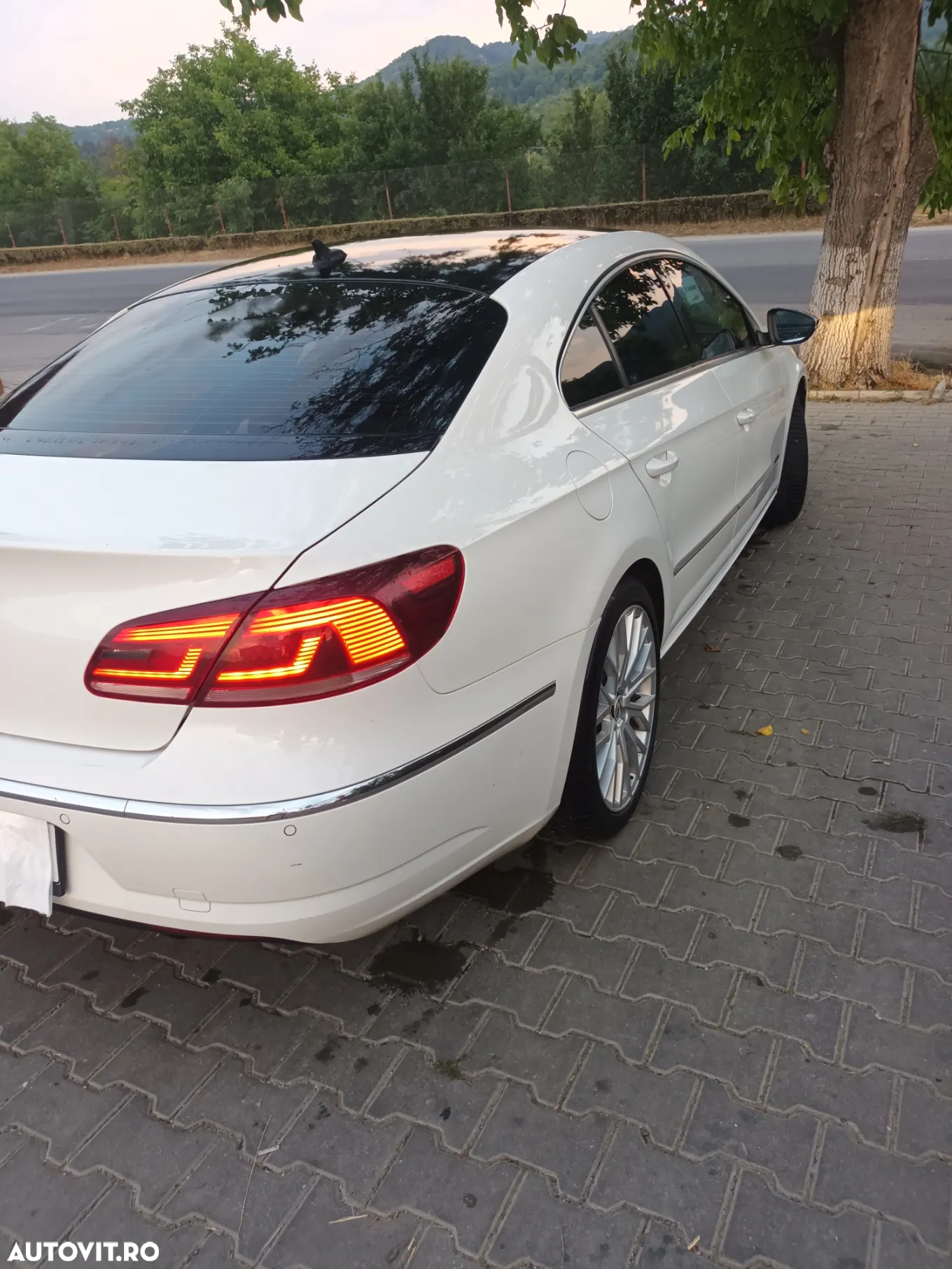 Volkswagen Passat CC 2.0 TDI BlueMotion Technology Exclusive - 6