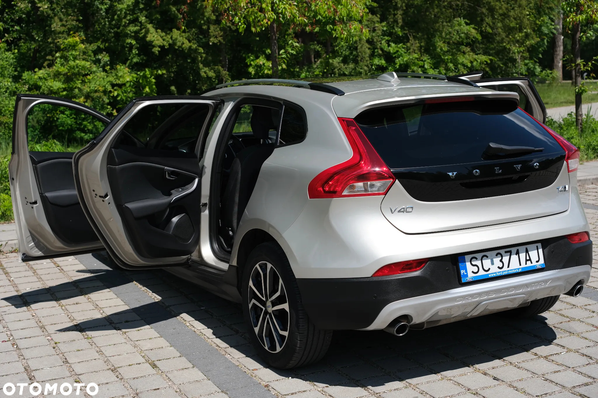 Volvo V40 Cross Country T4 Drive-E Momentum - 29