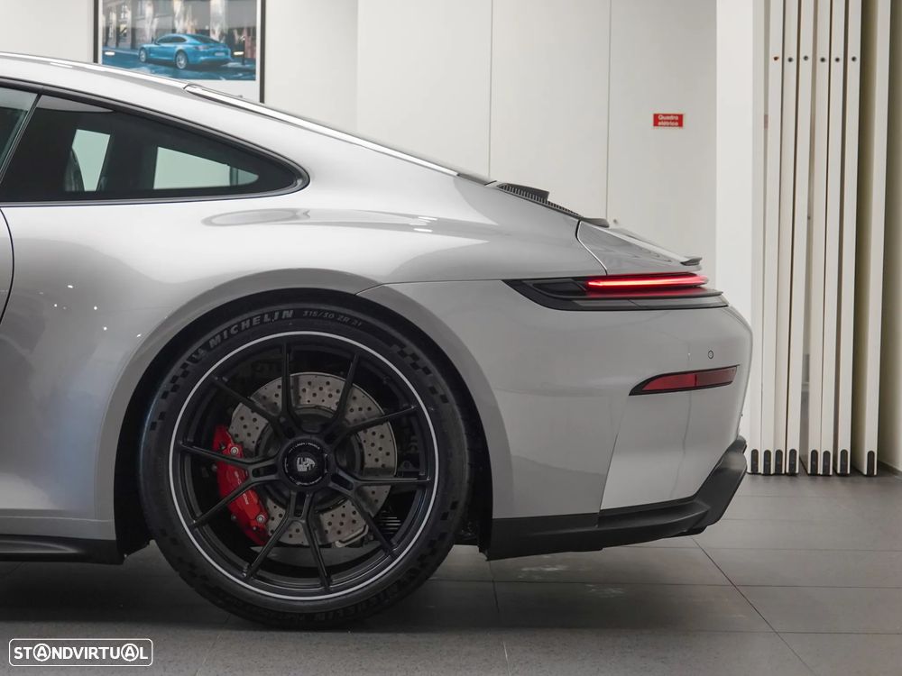 Porsche 911 (992) GT3 Touring Package PDK - 3