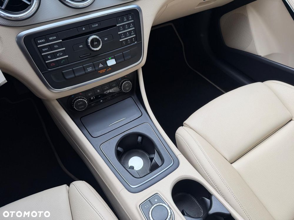 Mercedes-Benz CLA 250 7G-DCT AMG Line - 27