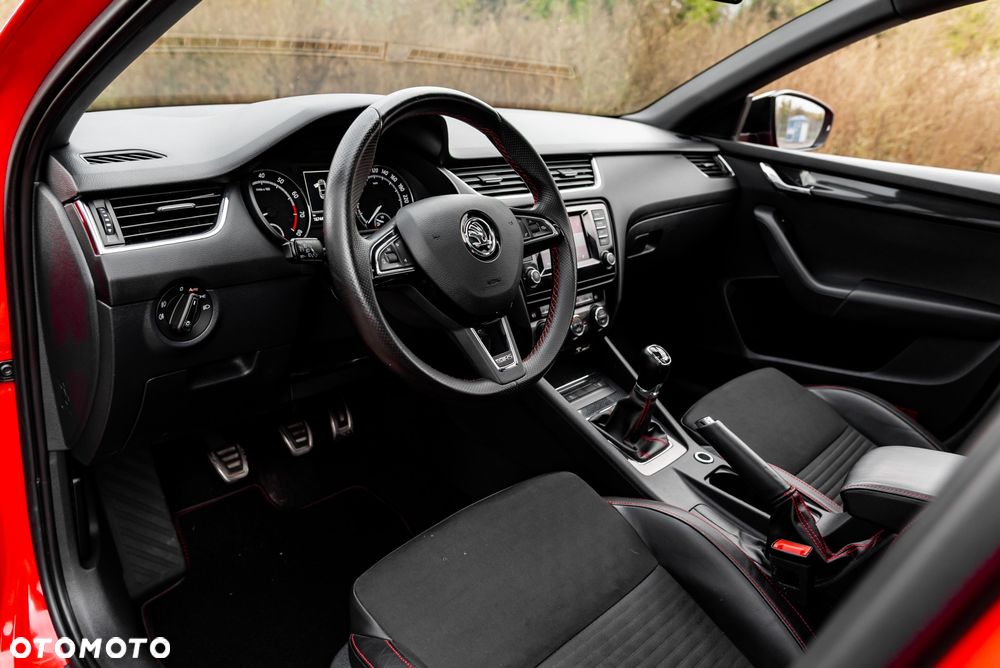 Skoda Octavia 2.0 TSI RS - 17