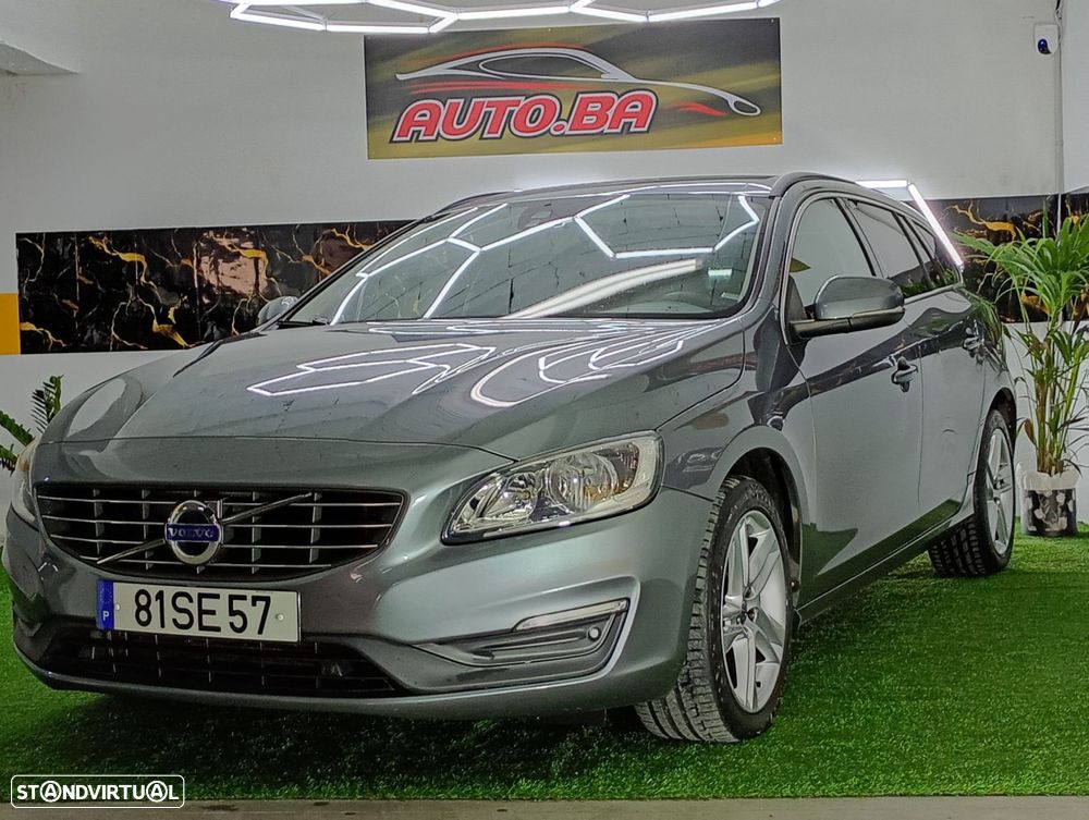 Volvo V60 2.0 D2 R-Design Momentum - 2