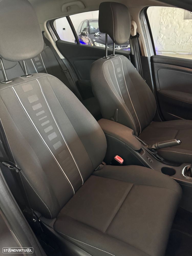 Renault Mégane 1.5 dCi Dynamique S - 16