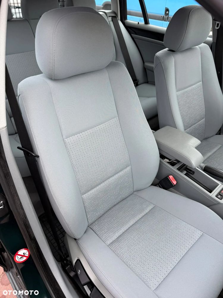BMW Seria 3 318i - 10