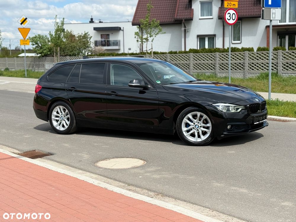 BMW Seria 3 320d Efficient Dynamics Sport Line - 2