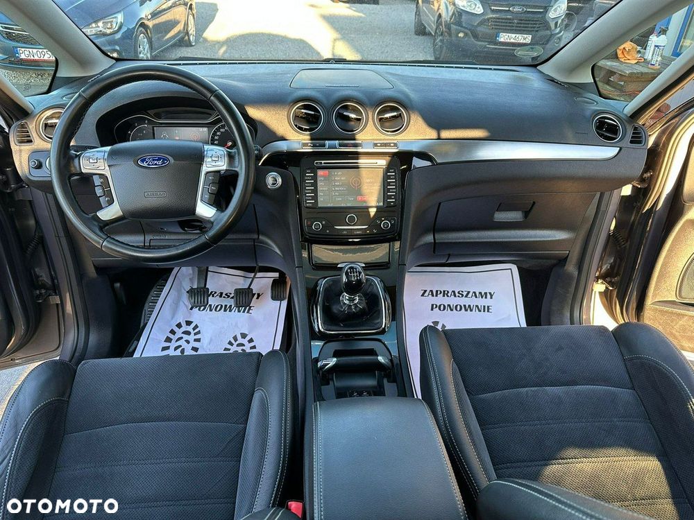 Ford S-Max - 11