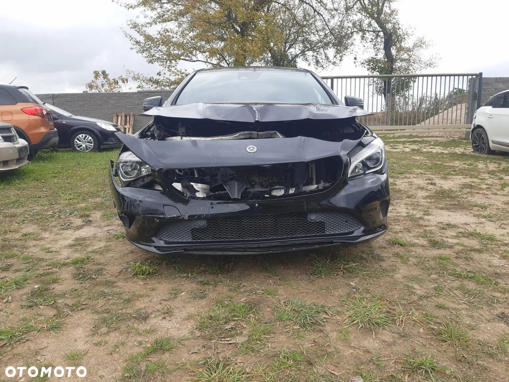 Mercedes-Benz CLA 180 Peak Edition - 8