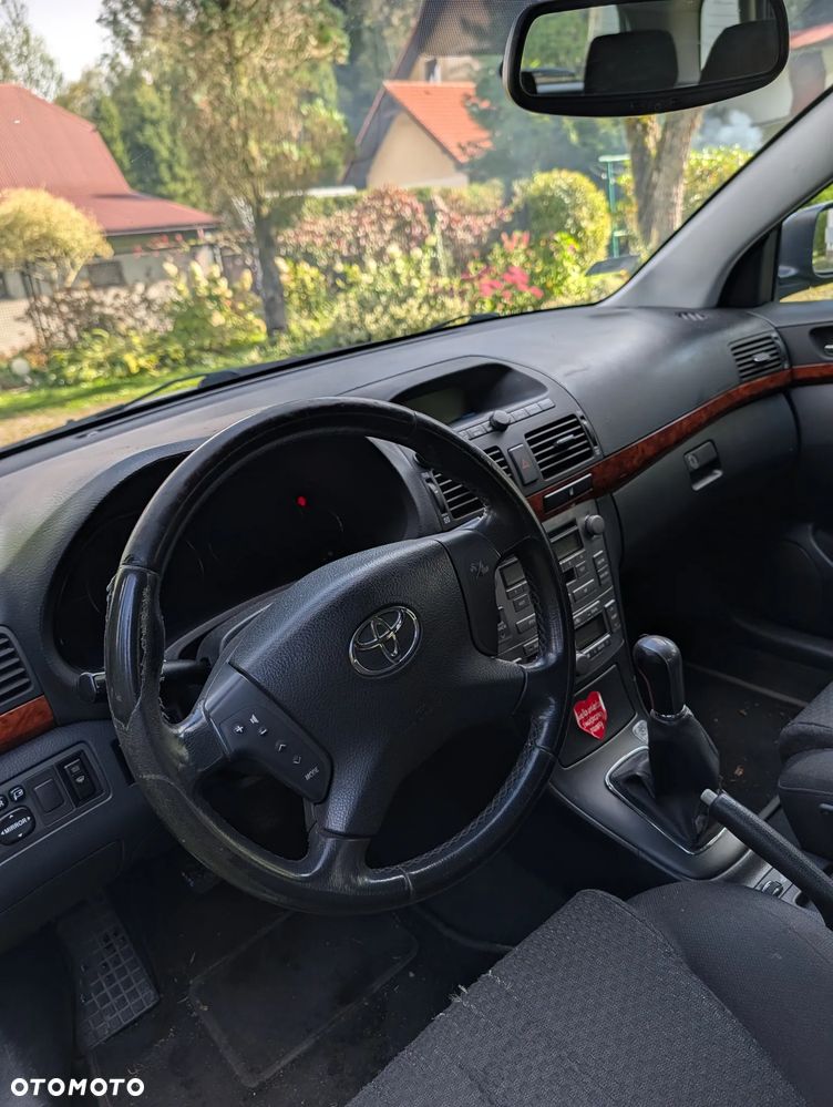 Toyota Avensis - 6