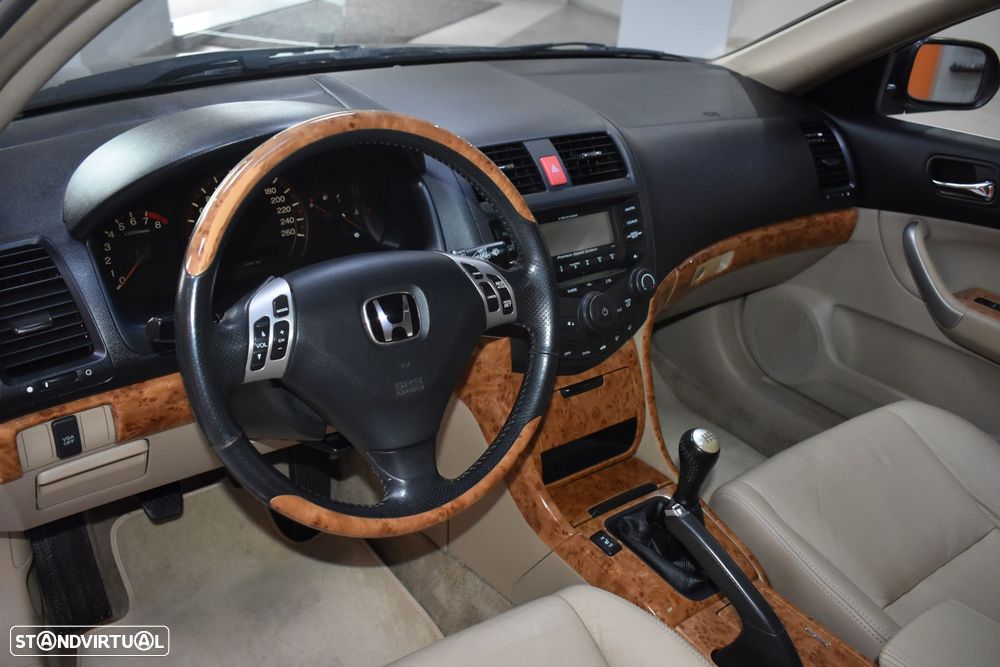 Honda Accord 2.4 Executive - 23