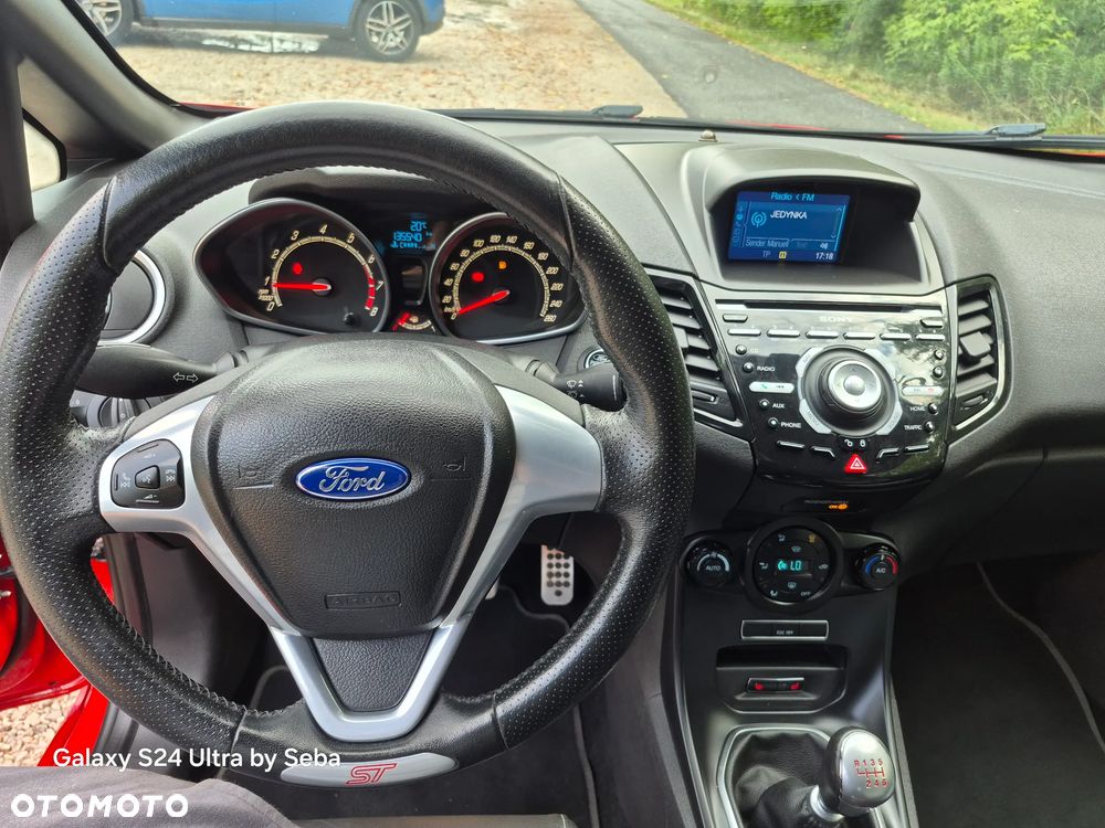 Ford Fiesta 1.6 EcoBoost mit Leder-Sport-Paket ST - 16